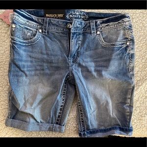 New paisley sky jean shorts size 10